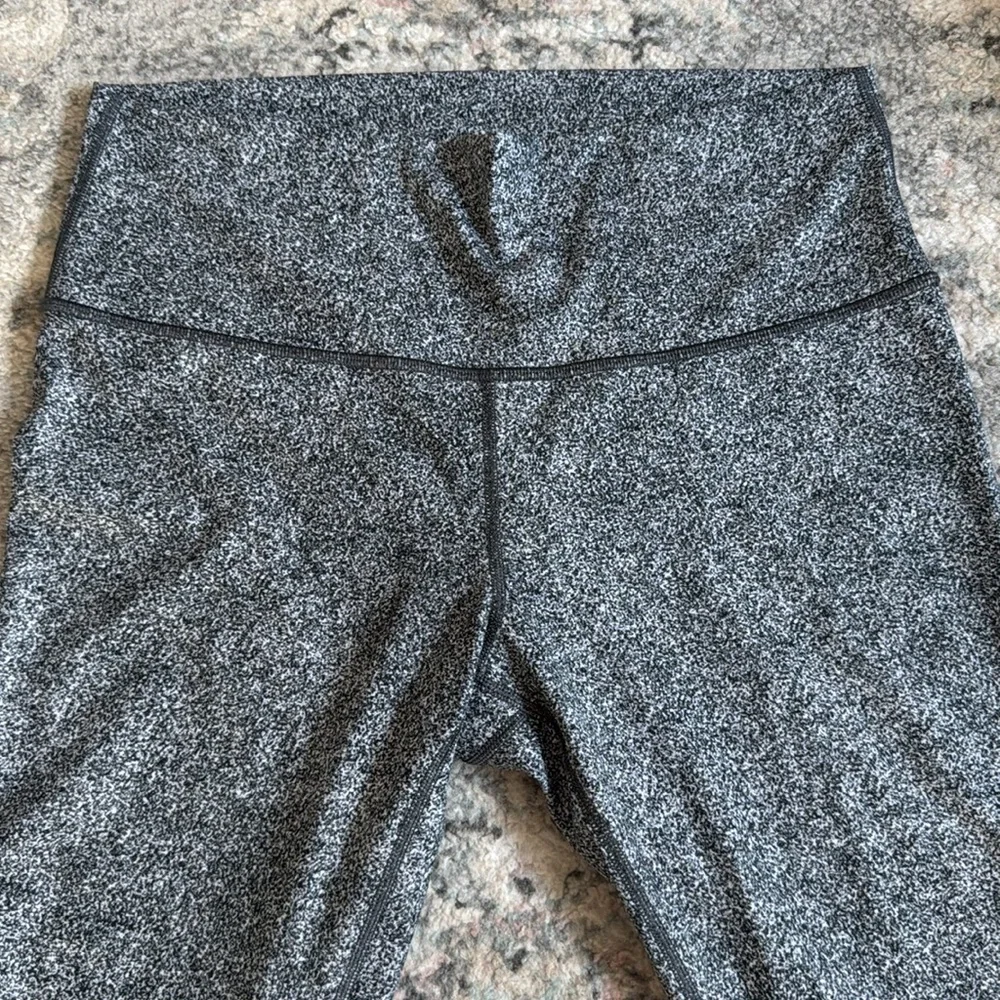 Lululemon Wunder Under Leggings - Picture 2 of 11